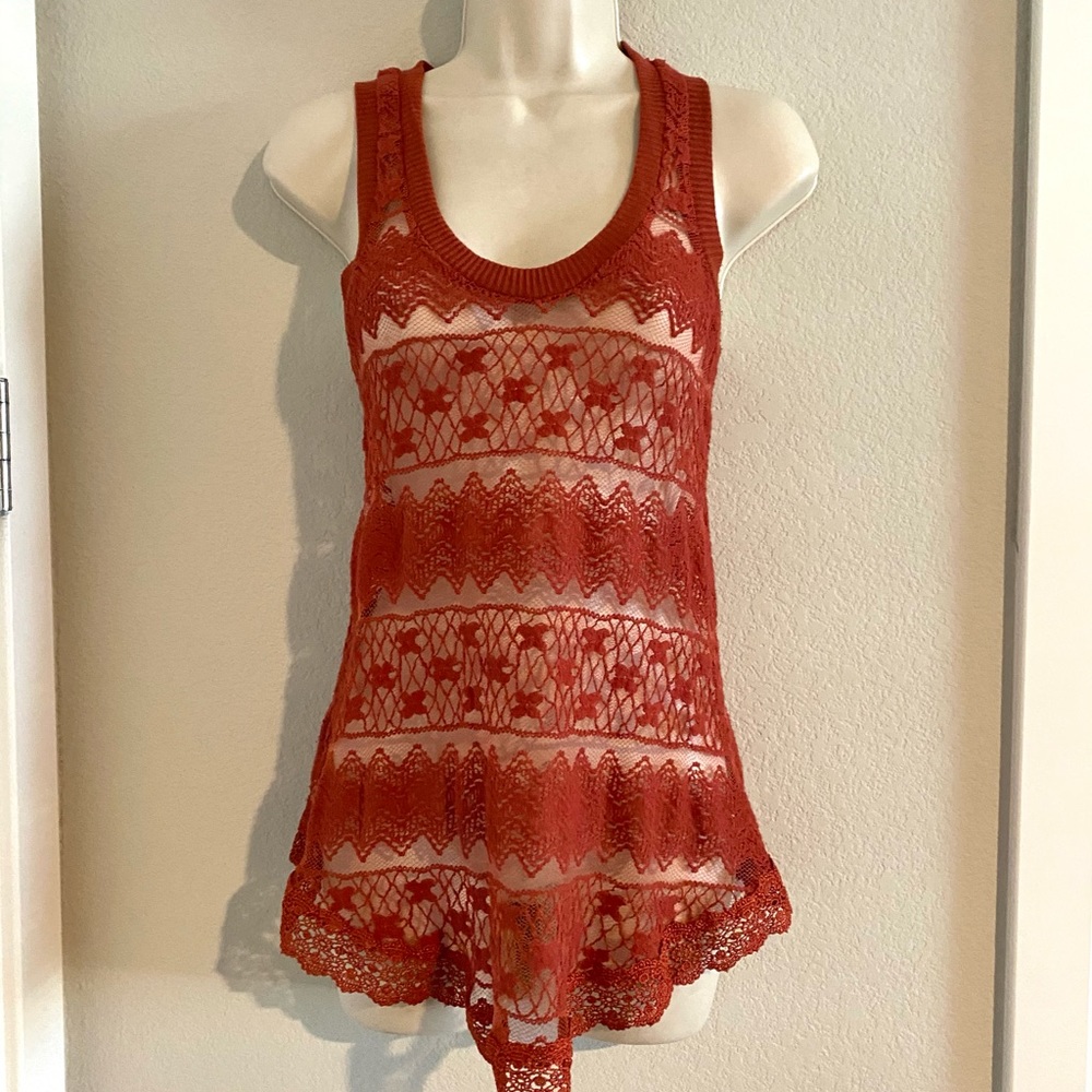 Like new Lily White lace tank blouse. Sz S